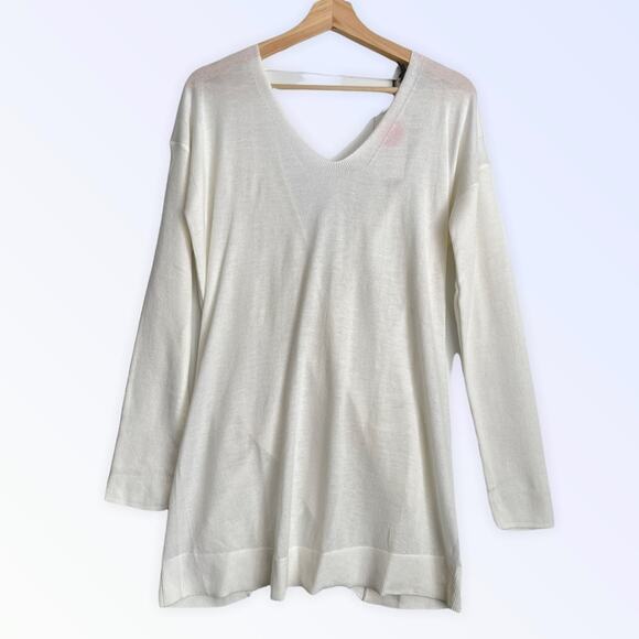 Revolve Vimmia White Shavasana Reversible Twist V-neck Open Back Sweater NWT - Picture 3 of 7